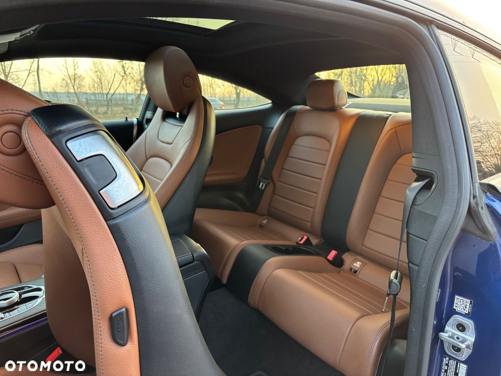 Mercedes-Benz Klasa C 300 Coupe 4Matic 9G-TRONIC AMG Line - 22