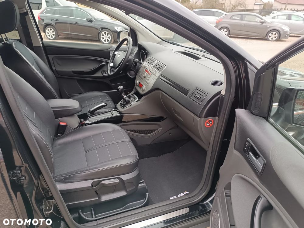 Ford Kuga 2.0 TDCi 4x4 Titanium - 35