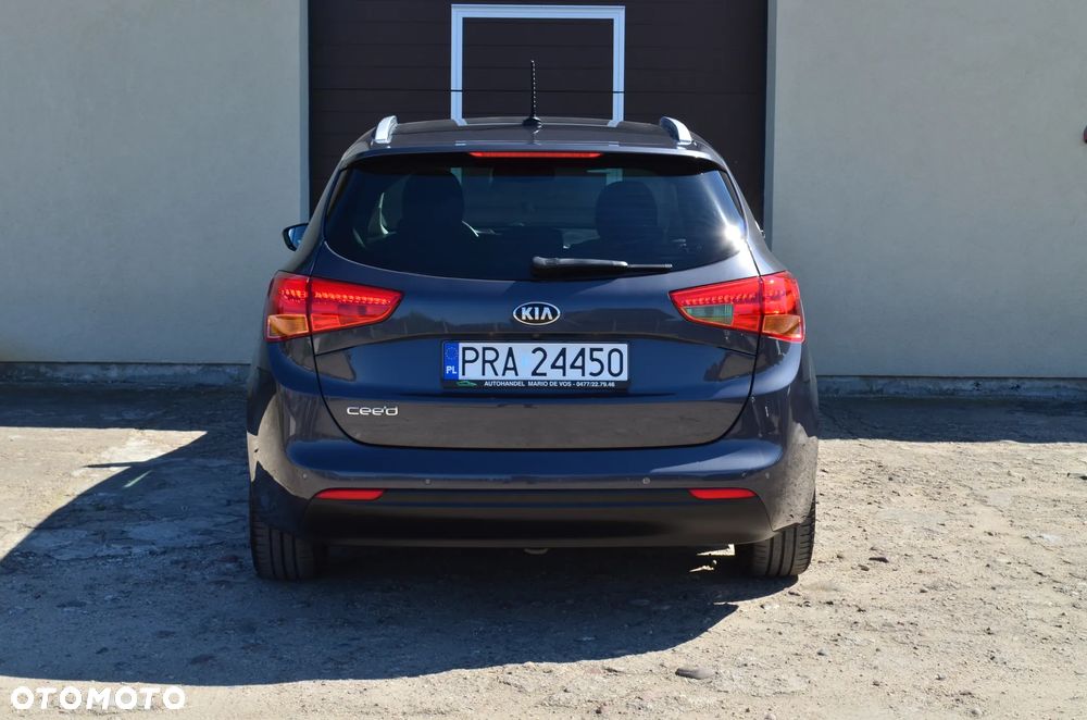 Kia Ceed 1.4 CVVT Fifa World Cup Edition - 8