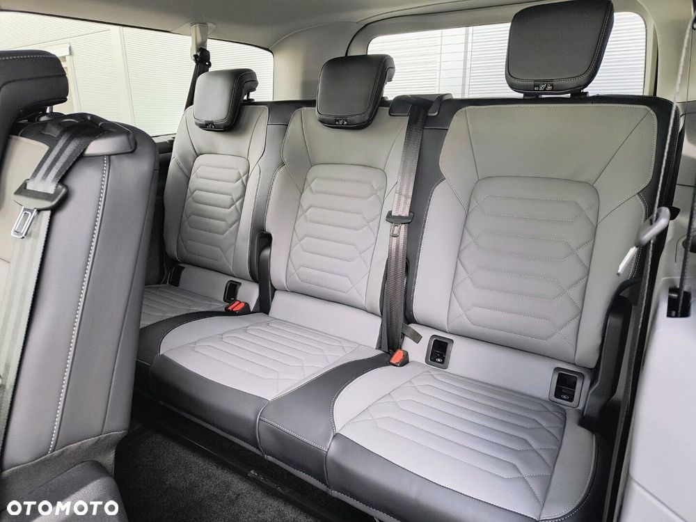 Volkswagen Caravelle - 22