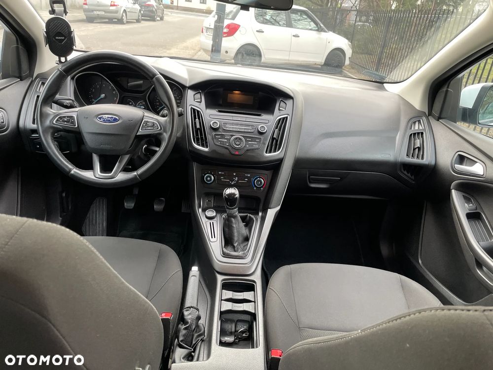 Ford Focus 1.6 Trend - 10