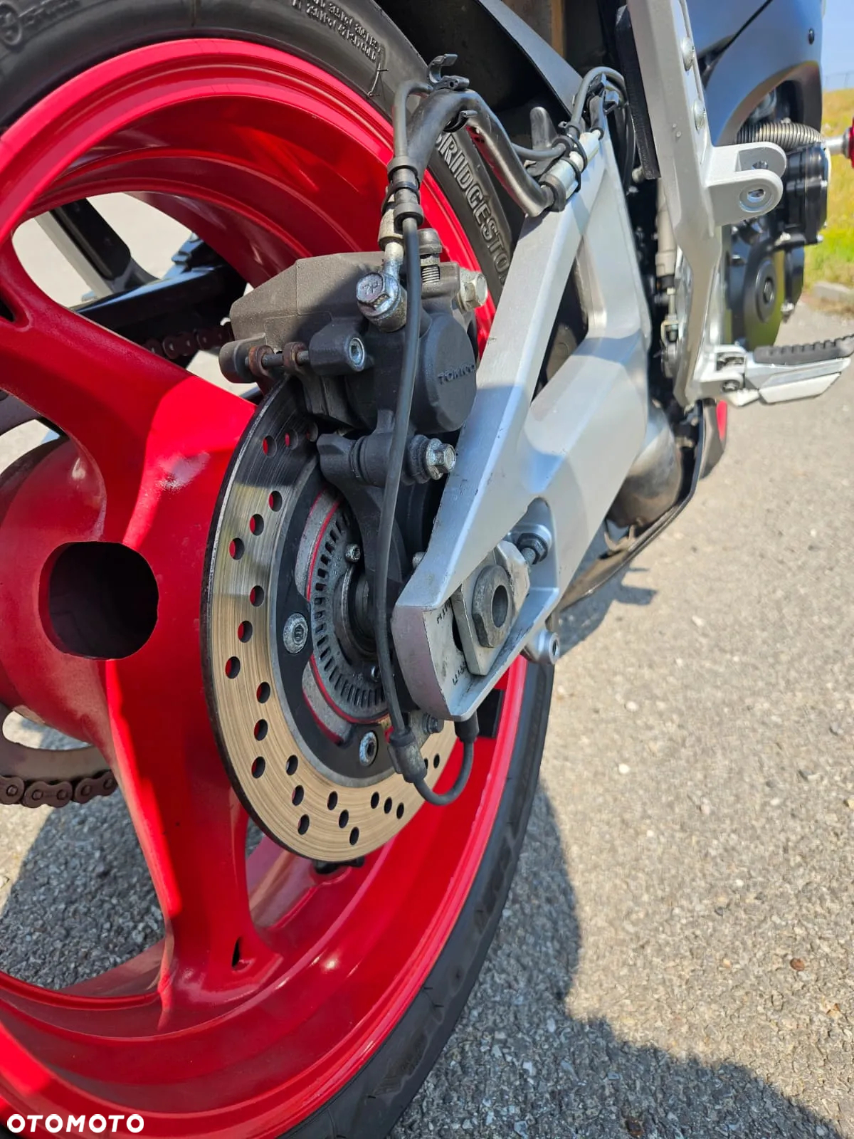 Suzuki GSR - 4