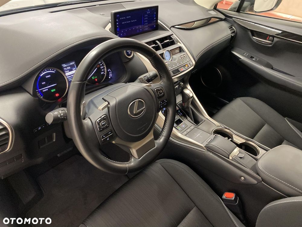 Lexus NX 300h Business Edition AWD - 10