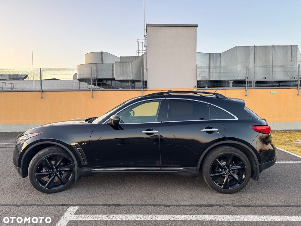 Infiniti QX70 - 5