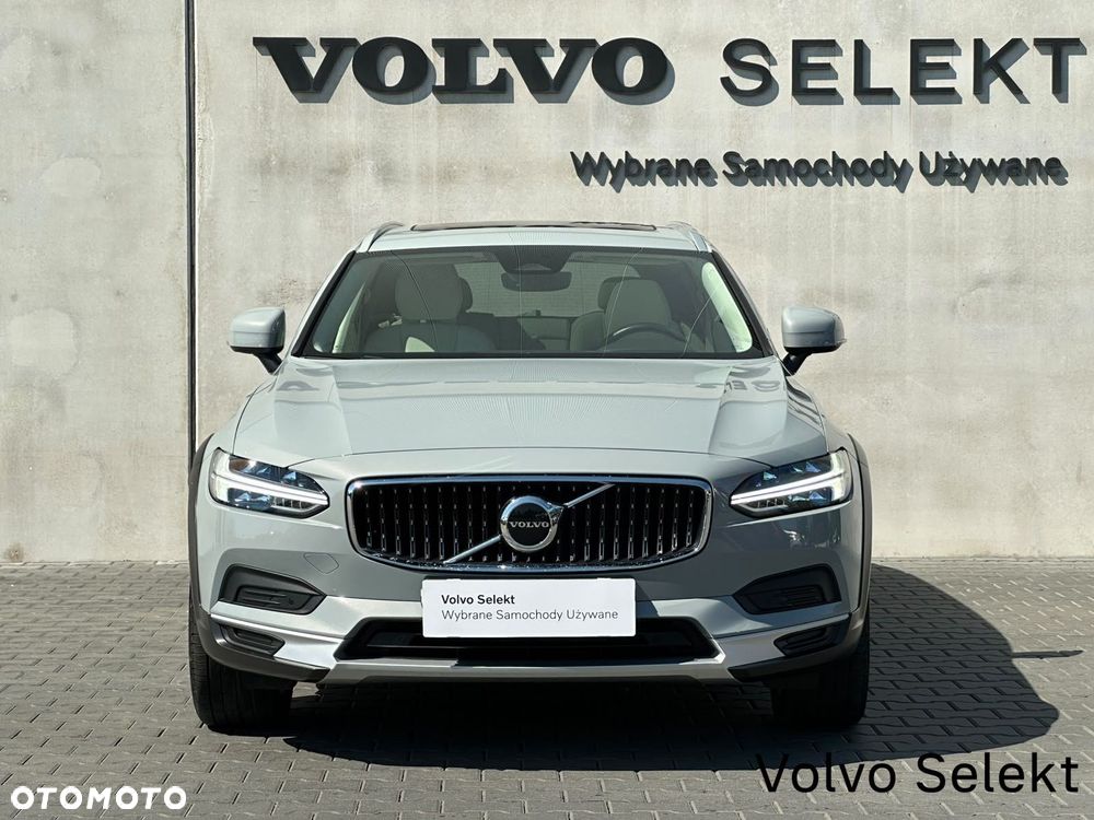 Volvo V90 Cross Country - 11