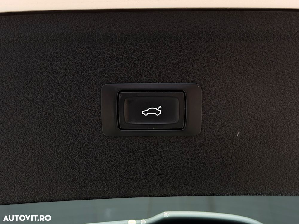 Audi Q5 2.0 40 TDI quattro S tronic Design - 28