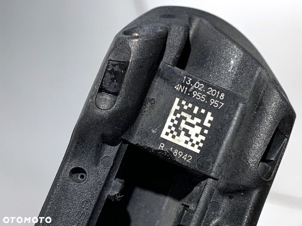 RAMIĘ WYCIERACZKI KOMPLET PRZÓD DYSZE SPRYSKIWACZY  AUDI A8 D5 (4N2, 4N8) 2017 - 2022 50 TDI Mild - 8