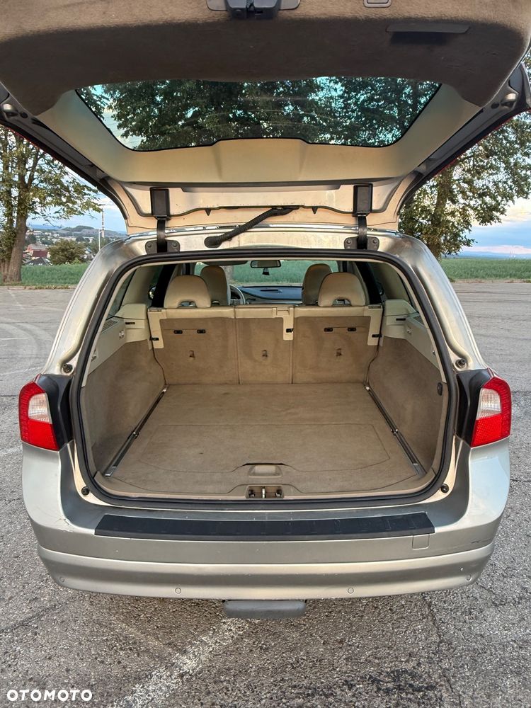 Volvo V70 2.0D Summum - 35