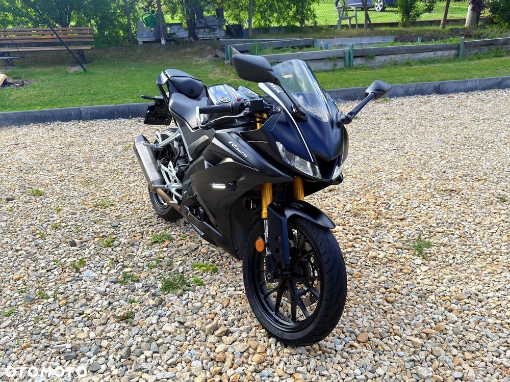 Yamaha YZF - 5