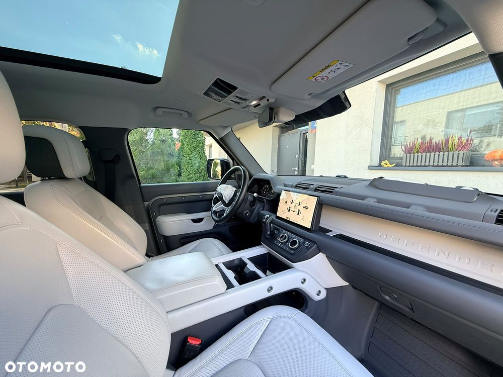 Land Rover Defender 3.0 D300 mHEV X-Dynamic HSE - 36