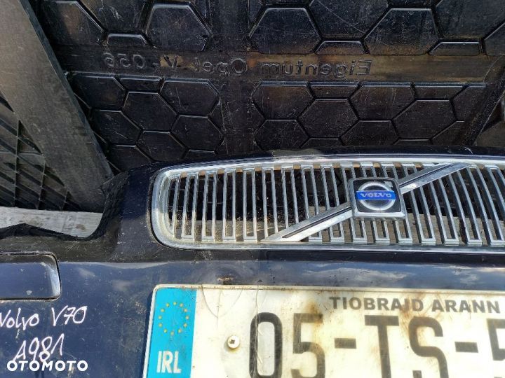 Zderzak przód przedni Volvo v70  05r. kod A981 - 6