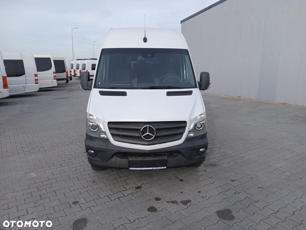 Mercedes-Benz 519 - 3