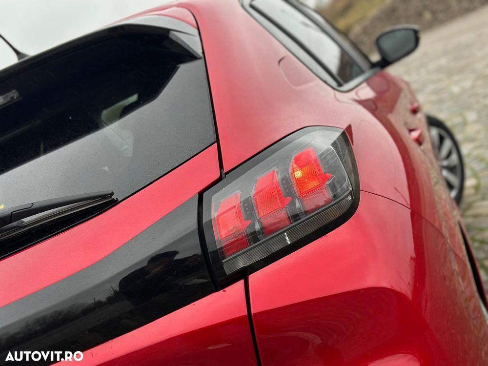 Peugeot 208 1.2 L PureTech STT Allure - 12