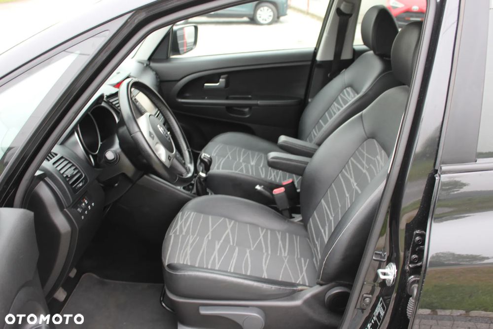 Kia Venga 1.4 CVVT Business Line - 11