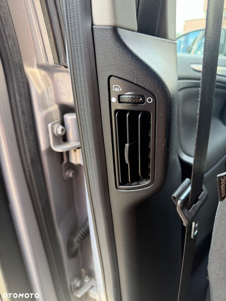 Ford S-Max 2.0 TDCi DPF Titanium X - 27