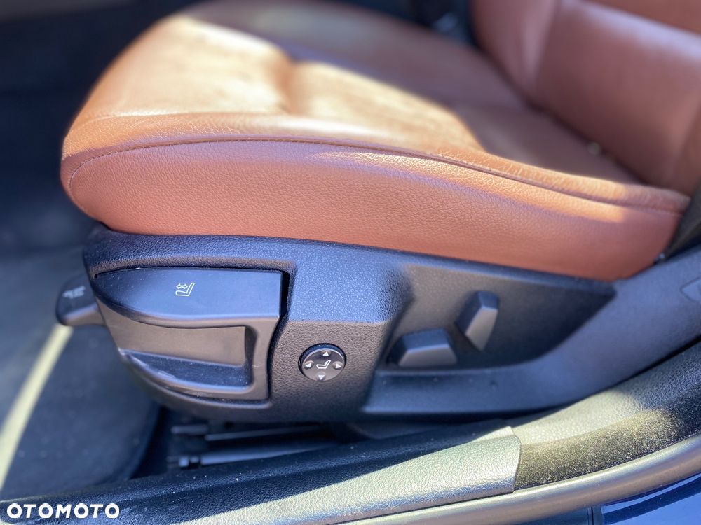 BMW Seria 5 525d xDrive - 9