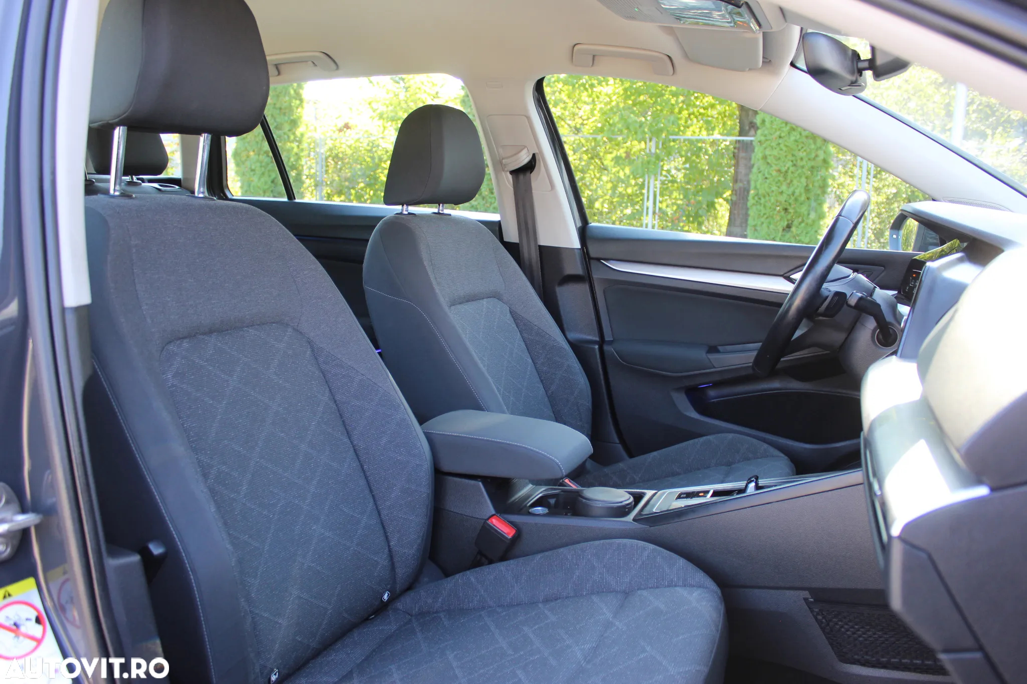 Volkswagen Golf - 11