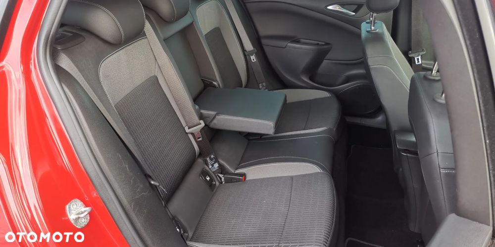 Opel Astra 1.2 Turbo GS Line - 25