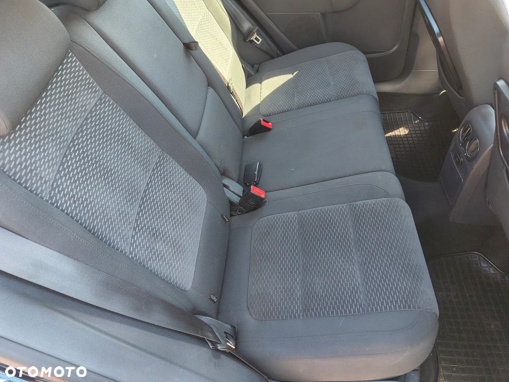 Volkswagen Golf Plus 2.0 TDI DPF Comfortline - 29