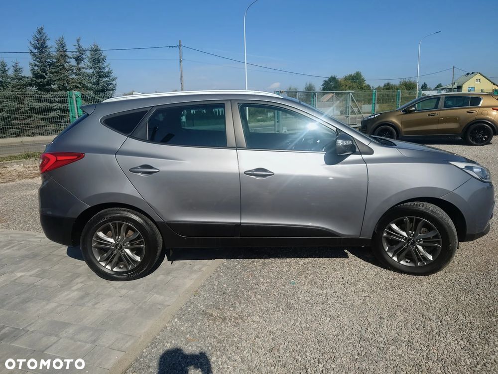 Hyundai ix35 2.0 CRDi 4WD Fifa World Cup Gold Edition - 6