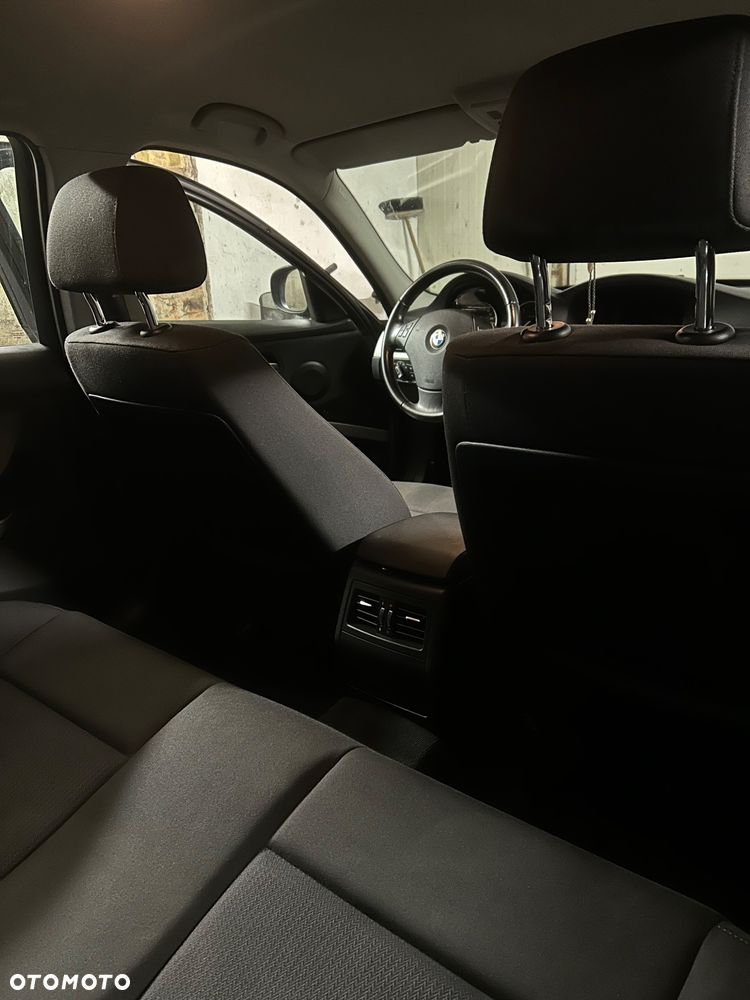 BMW Seria 3 318d DPF - 8