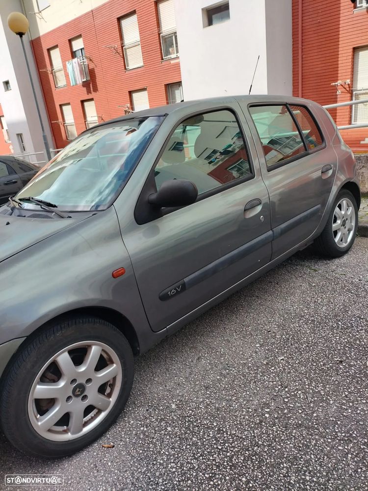 Renault Clio 1.2 16V Expression - 10