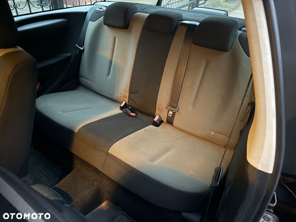 Citroën C4 1.6 HDi VTR - 11