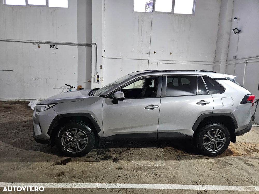 Toyota RAV4 - 9