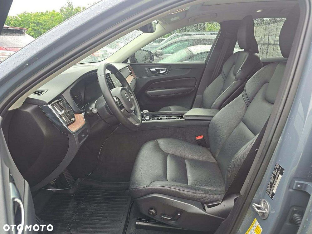 Volvo XC 60 B5 B AWD Plus Dark - 6