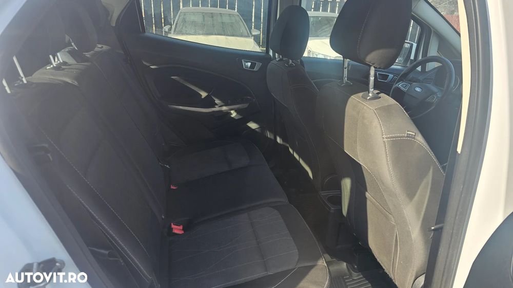Ford EcoSport - 11