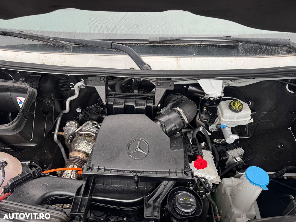 Mercedes-Benz Sprinter - 15