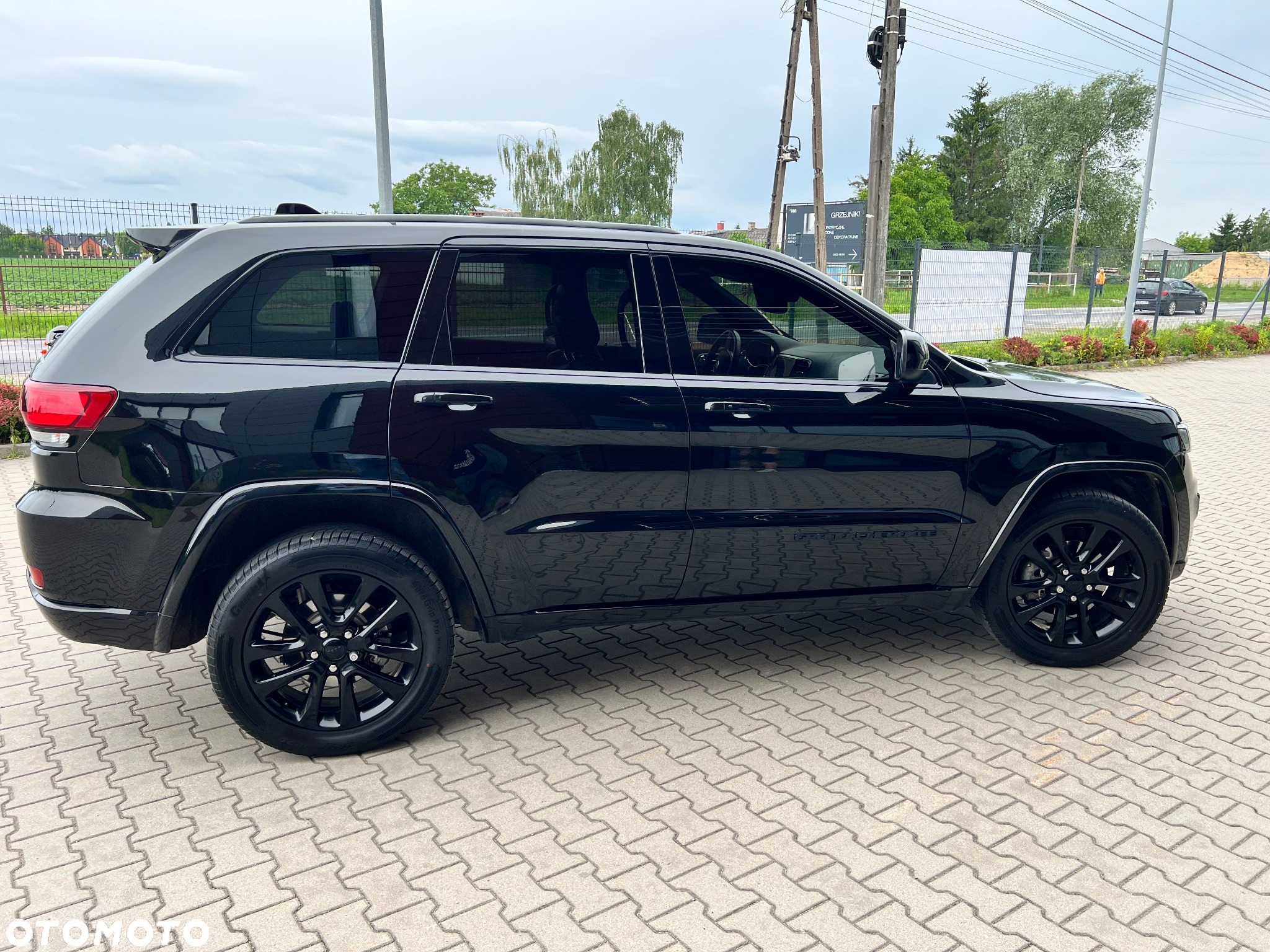 Jeep Grand Cherokee - 29