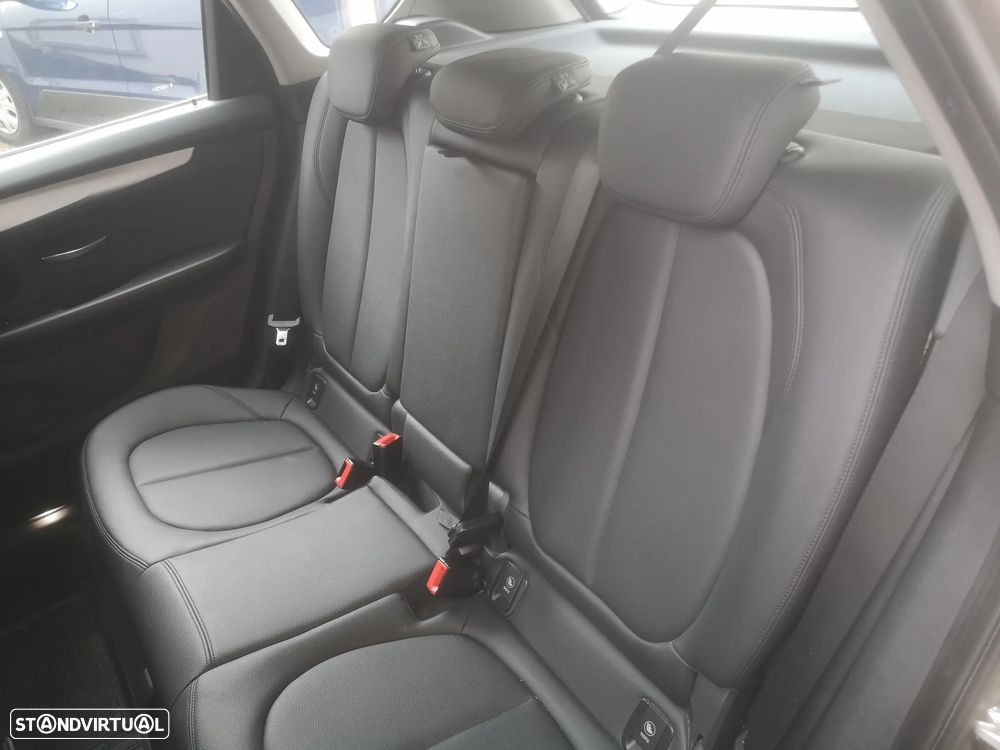 BMW 218 Active Tourer d Luxury Line - 9