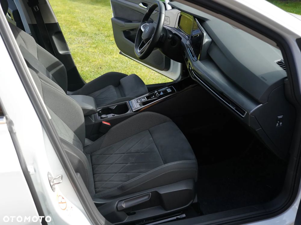 Volkswagen Golf 1.5 eTSI Style DSG - 34