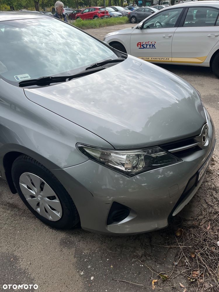 Toyota Auris - 11