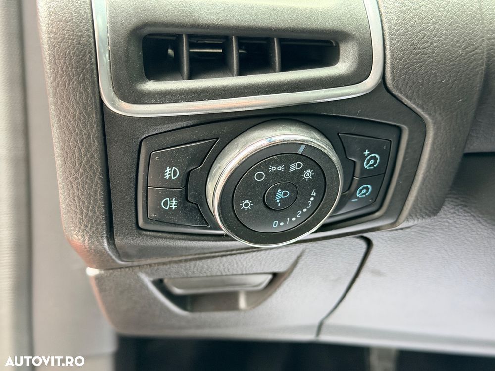 Ford Focus Turnier 1.6 TDCi DPF Start-Stopp-System Champions Edition - 12