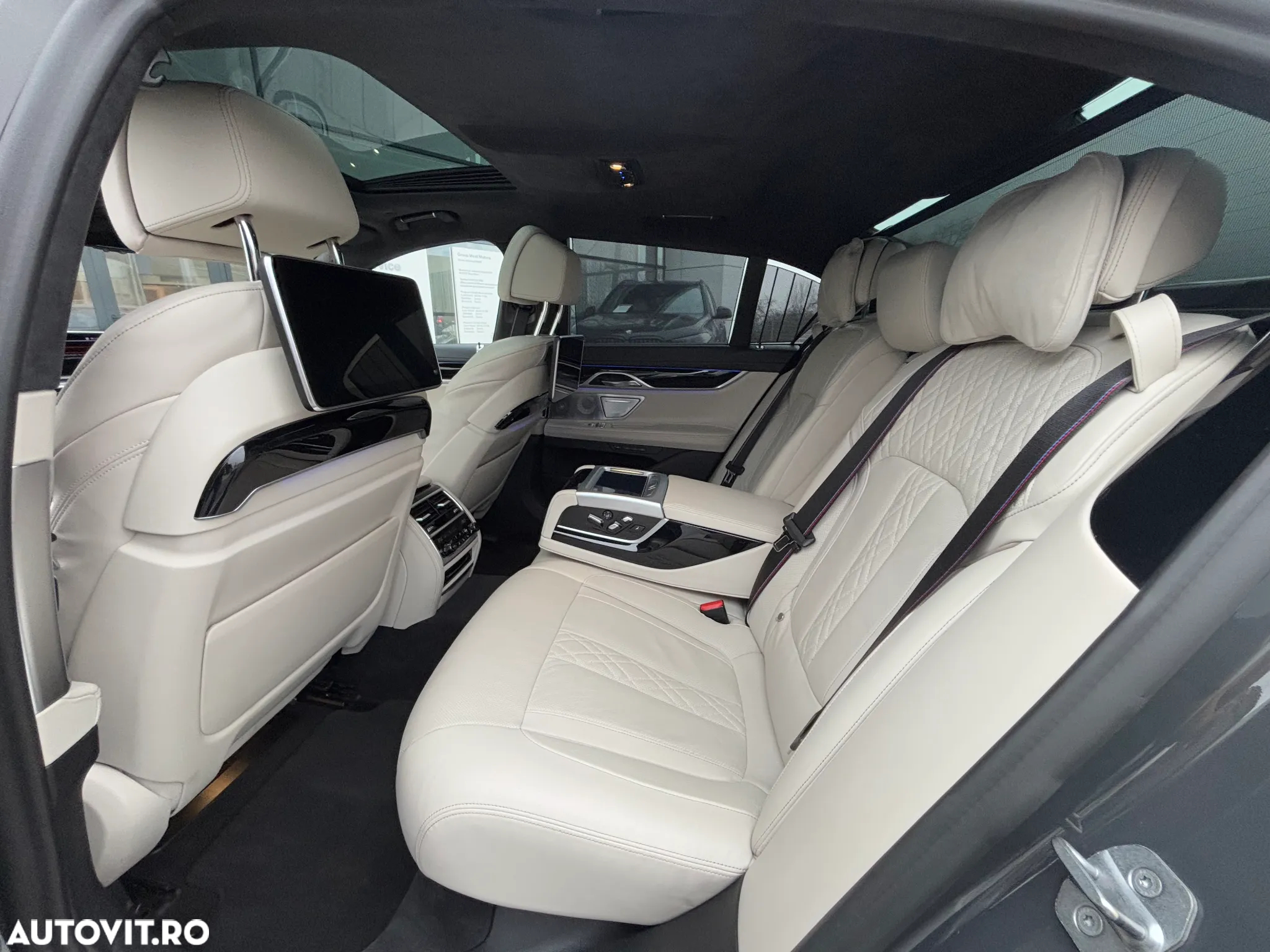 BMW Seria 7 750i xDrive - 9
