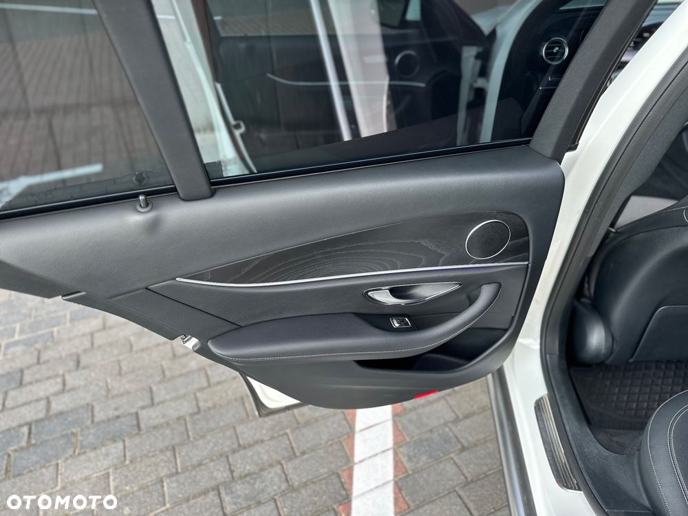 Mercedes-Benz Klasa E 220 d 4Matic T All-Terrain 9G-TRONIC Exclusive - 25