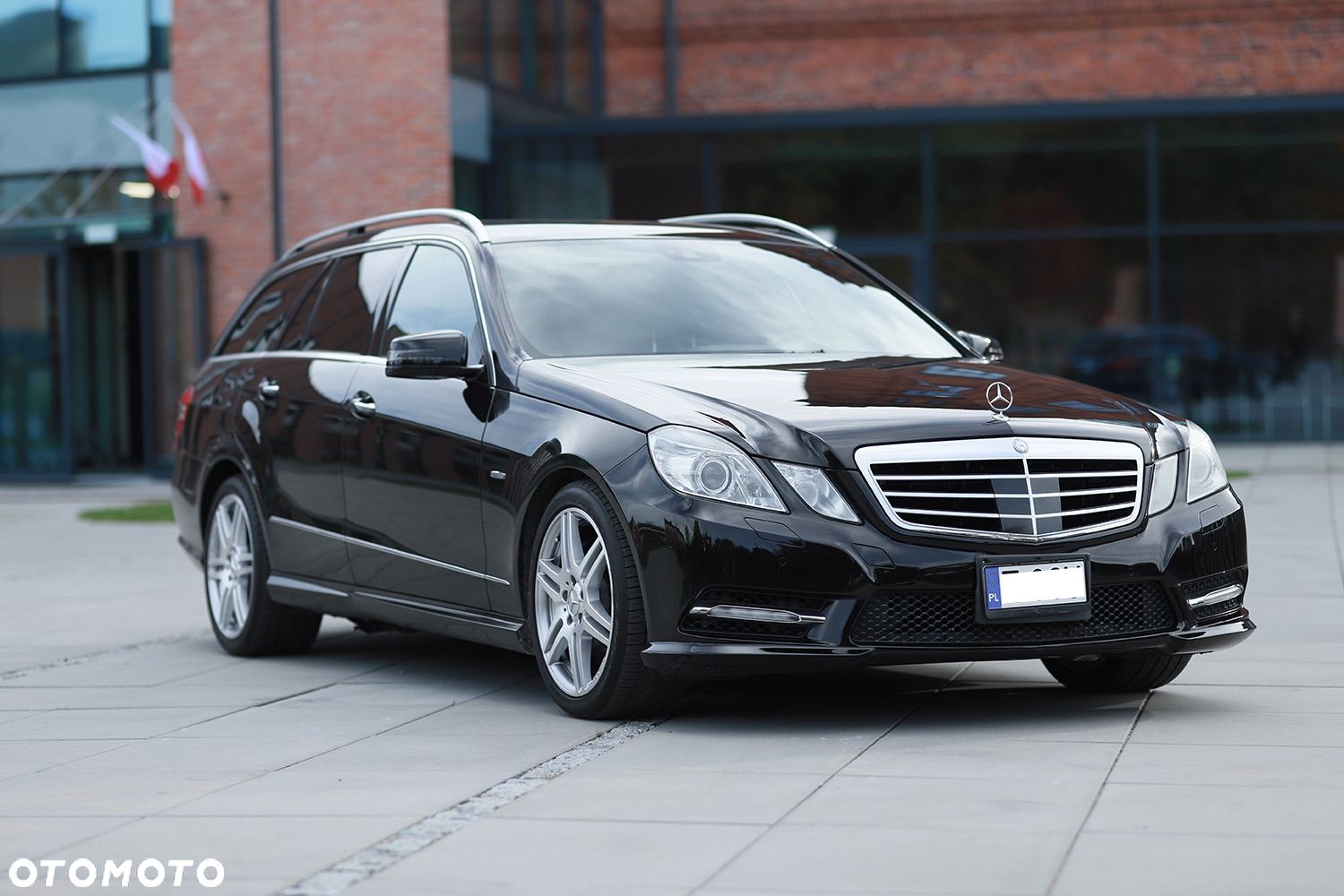 Mercedes-Benz Klasa E 500 T BlueEFFICIENCY 7G-TRONIC Avantgarde - 3
