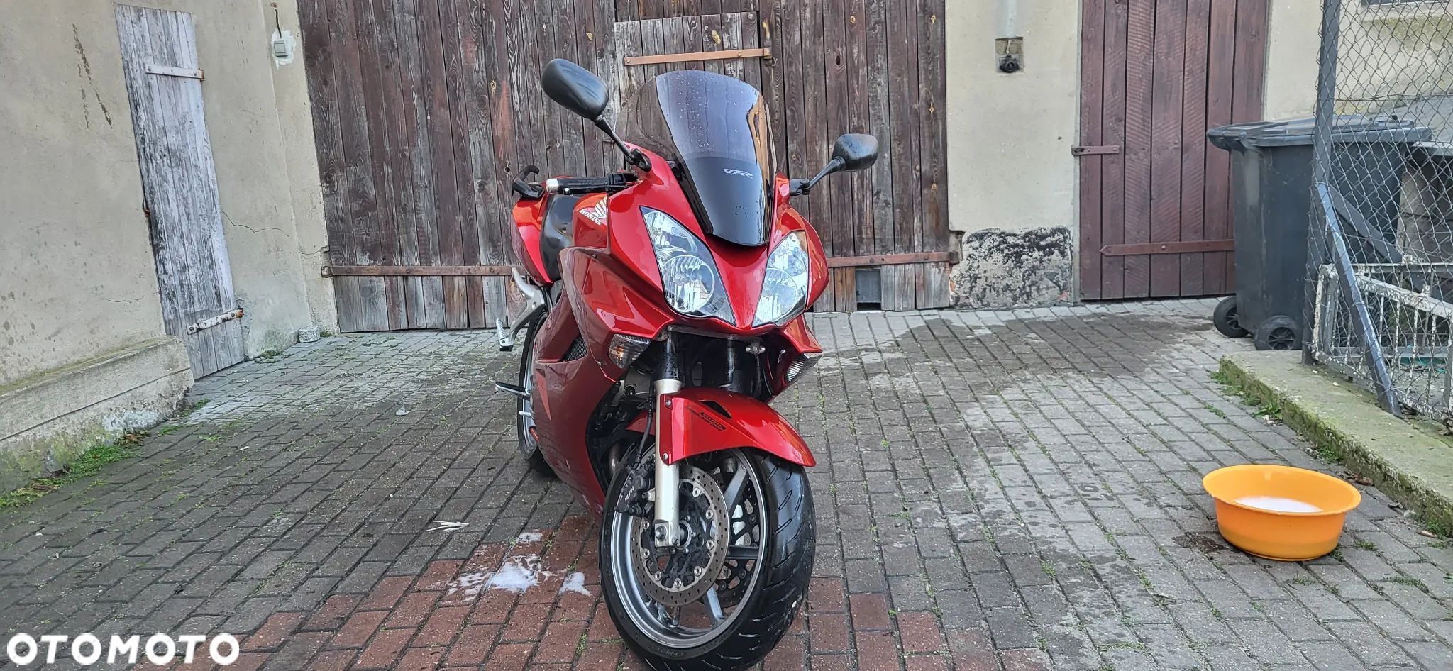 Honda VFR - 1