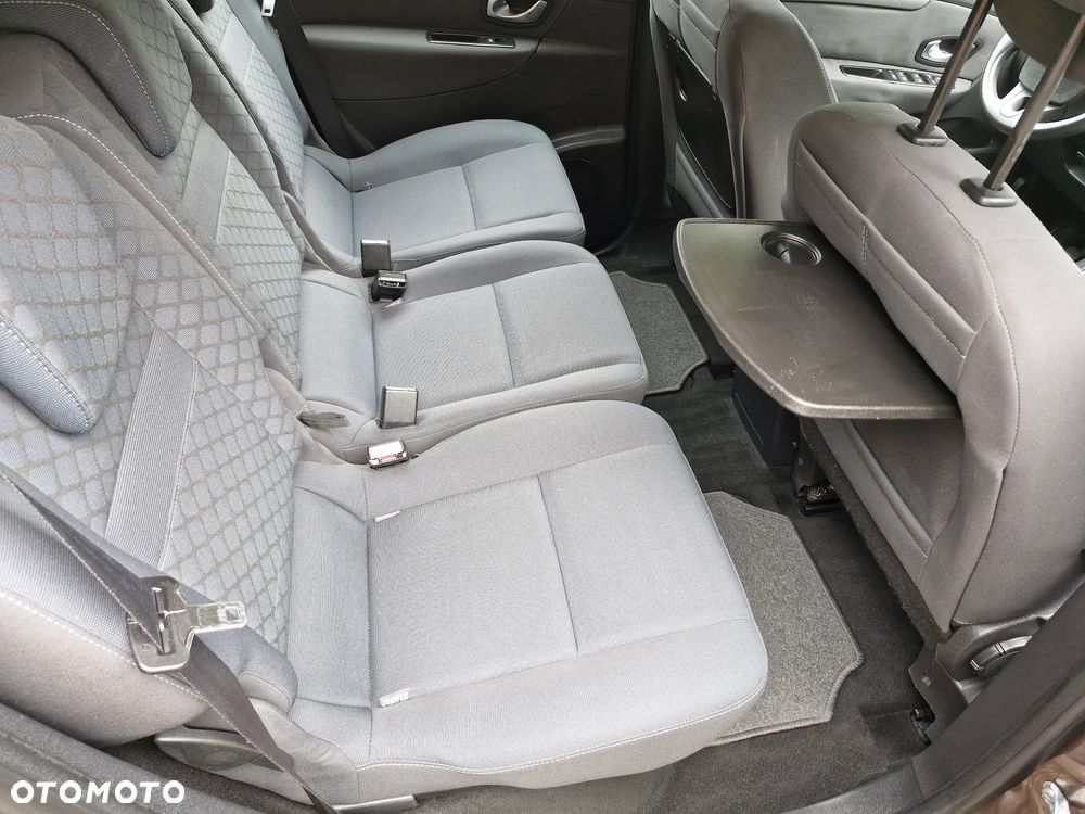 Renault Scenic 1.6 16V 110 Expression - 8