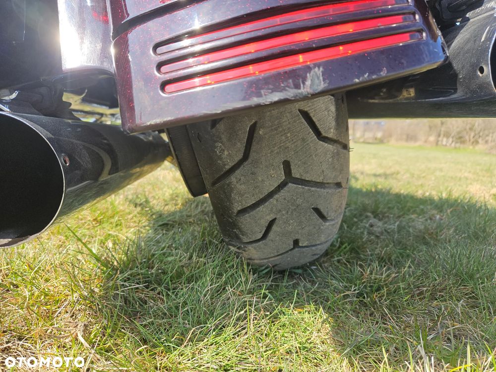 Harley-Davidson Touring Street Glide - 15