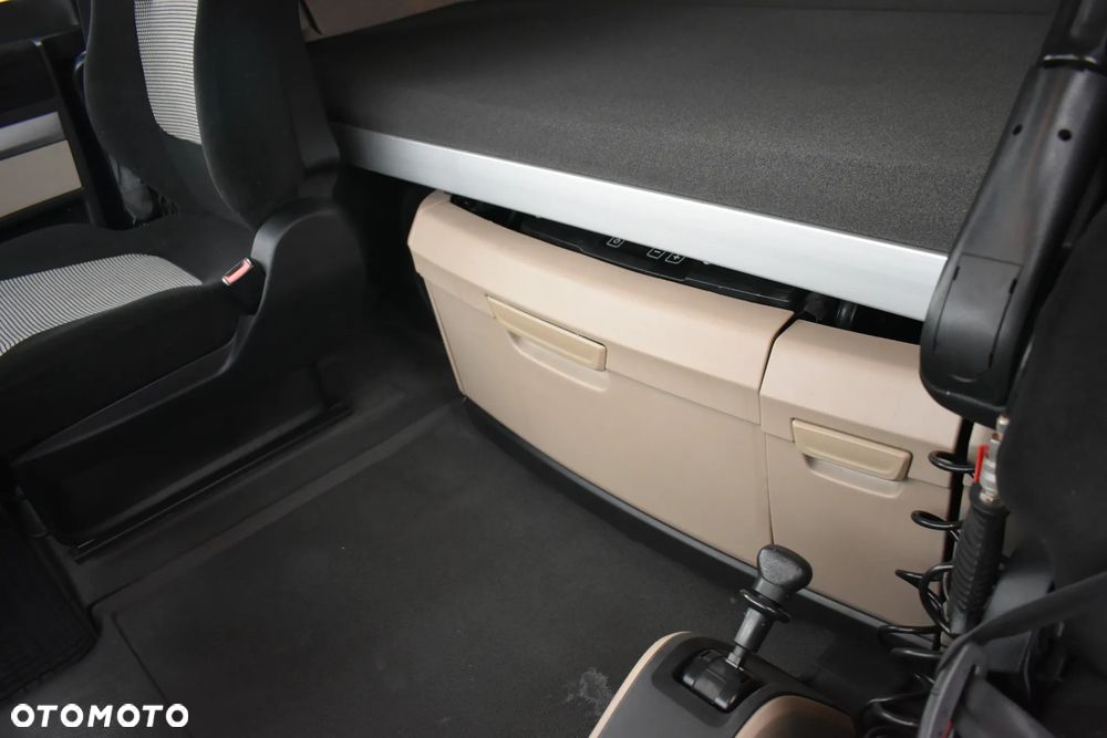 MAN 18 460 Low Deck - 21