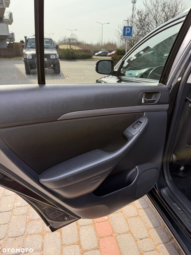 Toyota Avensis - 27