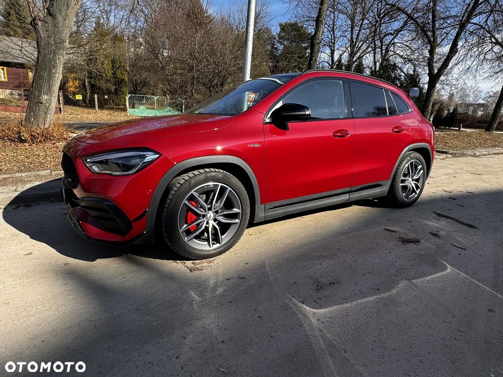 Mercedes-Benz GLA - 2