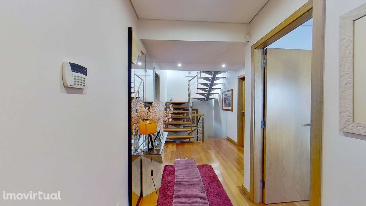 Moradia T3+1 a 200m de Santo Ovídio - Grande imagem: 5/58