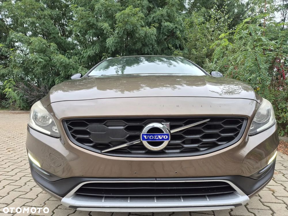 Volvo V60 Cross Country D4 AWD Geartronic Momentum - 2