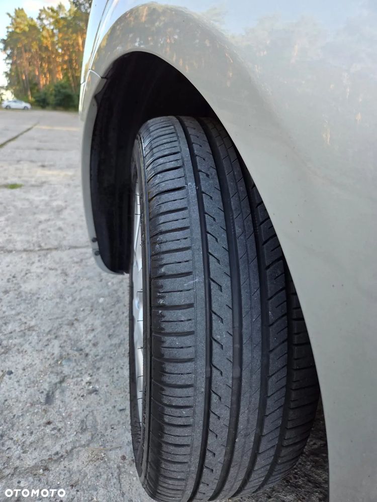 Toyota Corolla Verso - 15