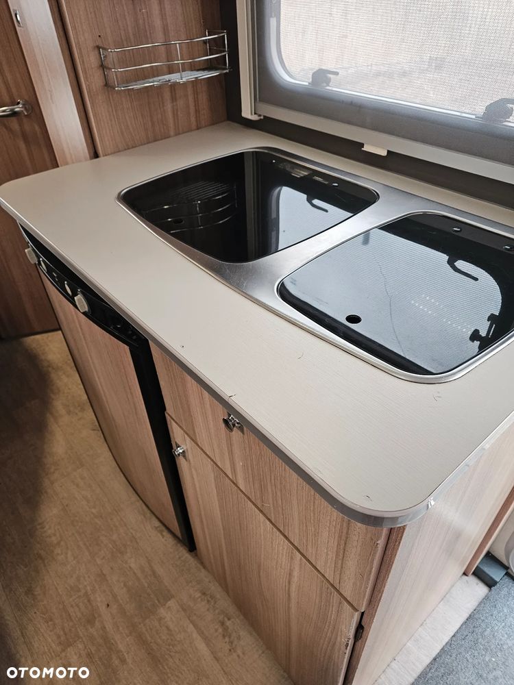 Caravelair WŁĄCZ FILMIK. DMC 1150. ŁÓŻKO MAŁZEŃSKIE, SYPIALNIO JADALNIA. ŁAZIENKA. PIĘKNA. - 5