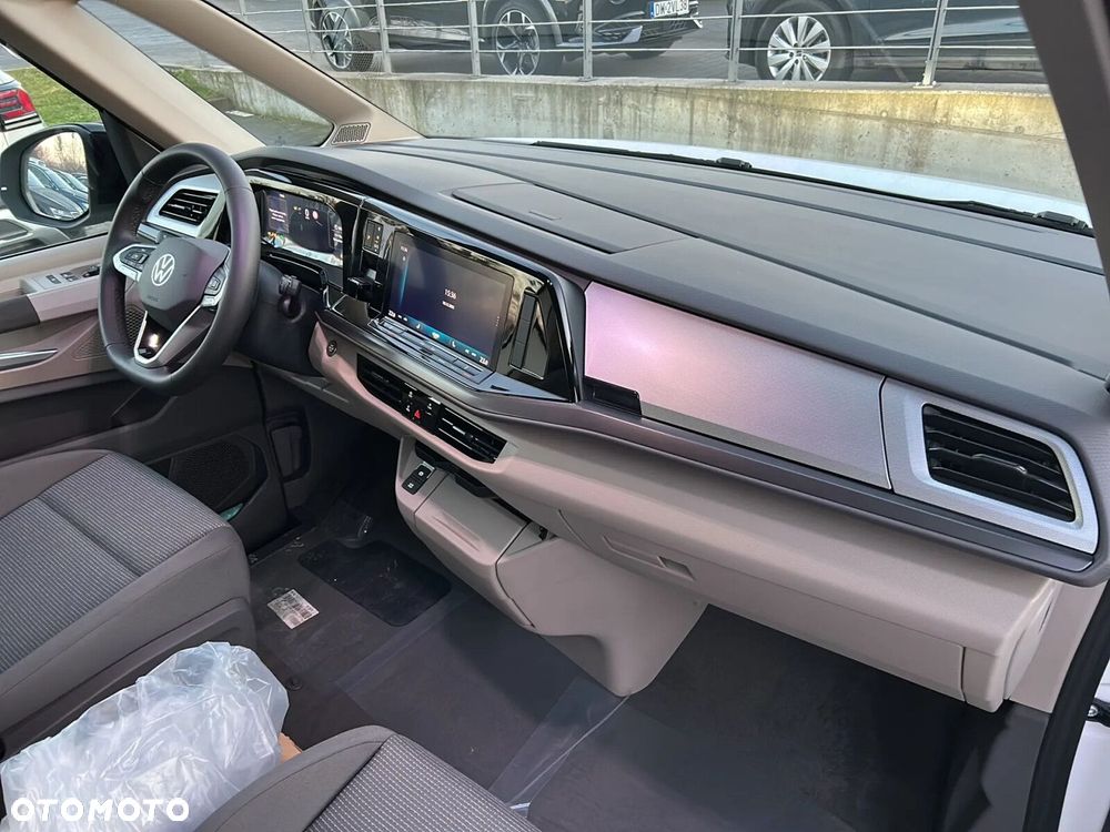 Volkswagen Multivan - 13